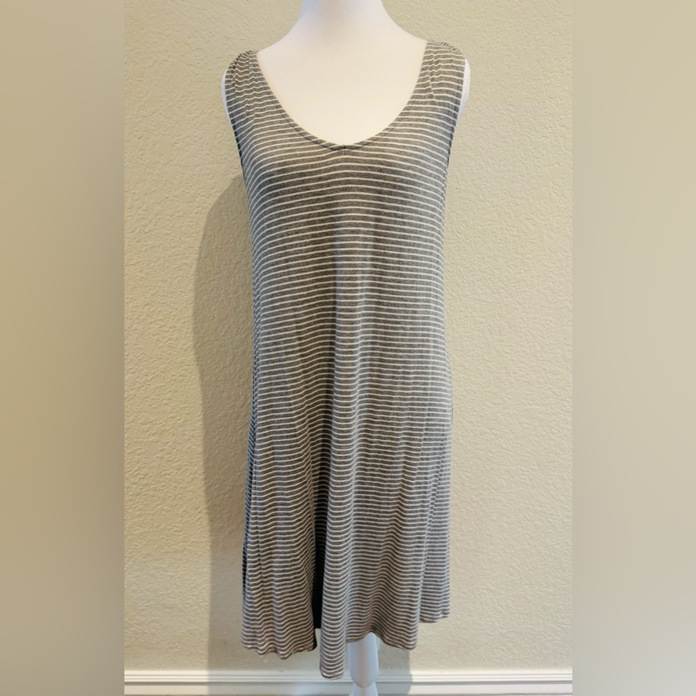 Cable & Gauge Striped Sleeveless Swing Dress | Gray & White | Size Small
